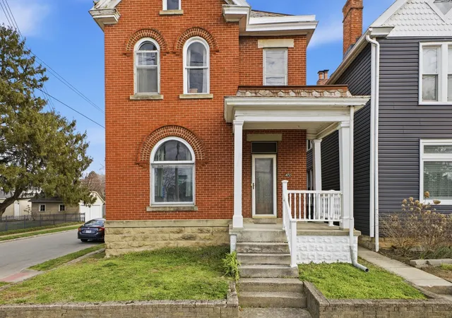 3rd image of 472 E Whittier St, Columbus, OH 43206 | MLS# 226028999