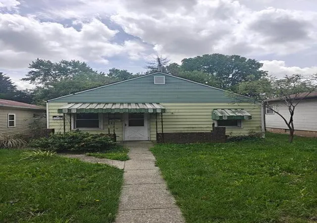 1st image of 811 E Como Ave, Columbus, OH 43224 | MLS# 226029191