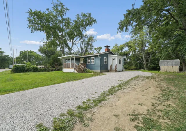Photo 3 of Single family home for sale at 37 Wymer Dr SW, Etna, OH 43068 | MLS# 226029026 | Listing updated on 2026-09-10