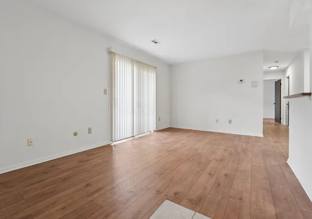 3rd image of 2279 Hedgerow, Columbus, OH 43220
