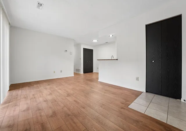 5th image of 2279 Hedgerow, Columbus, OH 43220