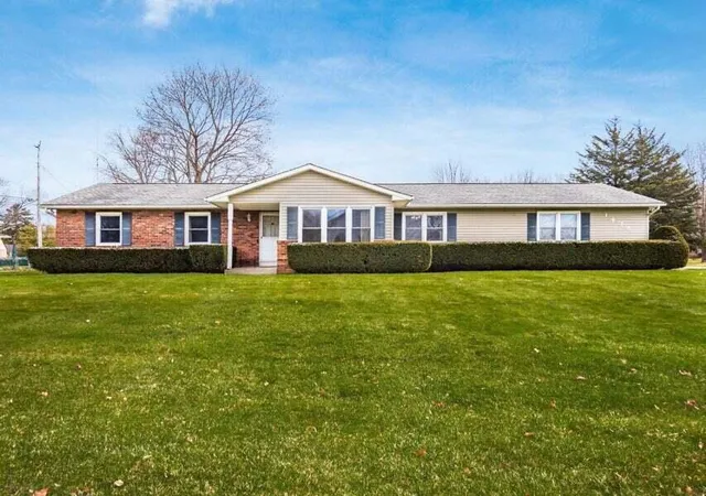 Photo 2 of Single family home for sale at 1438 Brenthaven Dr, Columbus, OH 43228 | MLS# 226029484 | Listing updated on 2026-10-06