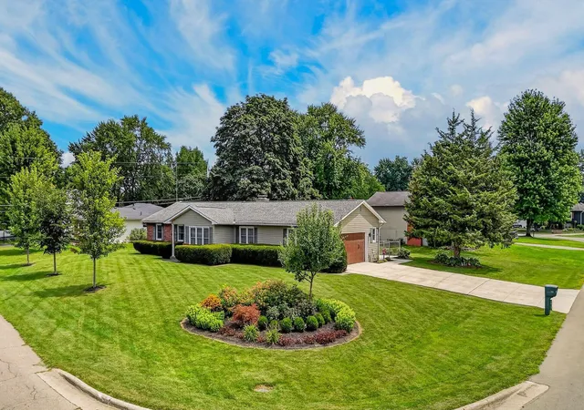 Photo 3 of Single family home for sale at 1438 Brenthaven Dr, Columbus, OH 43228 | MLS# 226029484 | Listing updated on 2026-10-06