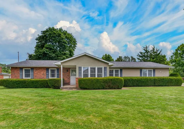 Photo 4 of Single family home for sale at 1438 Brenthaven Dr, Columbus, OH 43228 | MLS# 226029484 | Listing updated on 2026-10-06