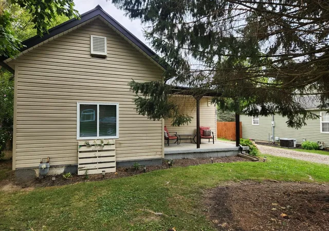 2nd image of 990 Woodlawn Ave, Newark, OH 43055 | MLS# 226029099