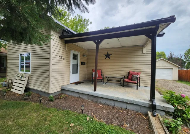 Photo 3 of Single family home for sale at 990 Woodlawn Ave, Newark, OH 43055 | MLS# 226029099 | Listing updated on 2026-09-14