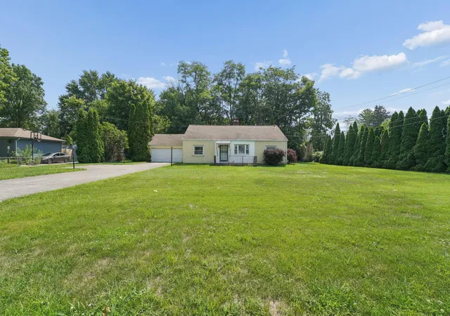 2nd image of 2716 Fairwood Ave, Columbus, OH 43207 | MLS# 226029098