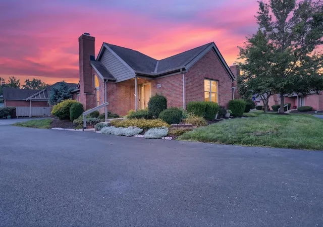 2nd image of 2405 Sportsman Dr, Grove City, OH 43123 | MLS# 226029463