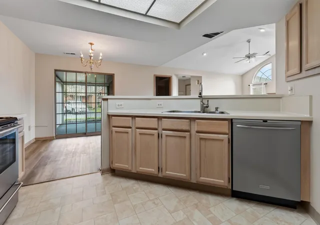 4th image of 2405 Sportsman Dr, Grove City, OH 43123 | MLS# 226029463