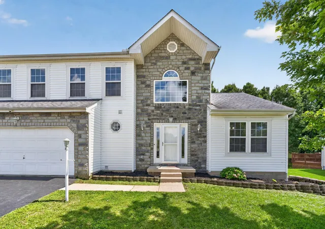 2nd image of 156 Knights Bridge Dr E, Pickerington, OH 43147 | MLS# 226029110