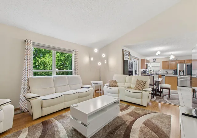 2nd image of 4146 Nafzger Dr, Columbus, OH 43230 | MLS# 226029133