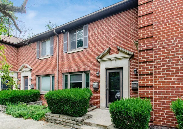 2nd image of 712 Overbrook Dr #1C, Columbus, OH 43214 | MLS# 226029197