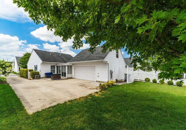 5th image of 2384 Bloxom St, Grove City, OH 43123 | MLS# 226029978