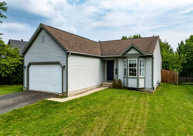 Photo 3 of Sale Pending at 5727 Silver Spurs Ln, Galloway, OH 43119 | MLS# 226029217 | Listing updated on 2026-08-08