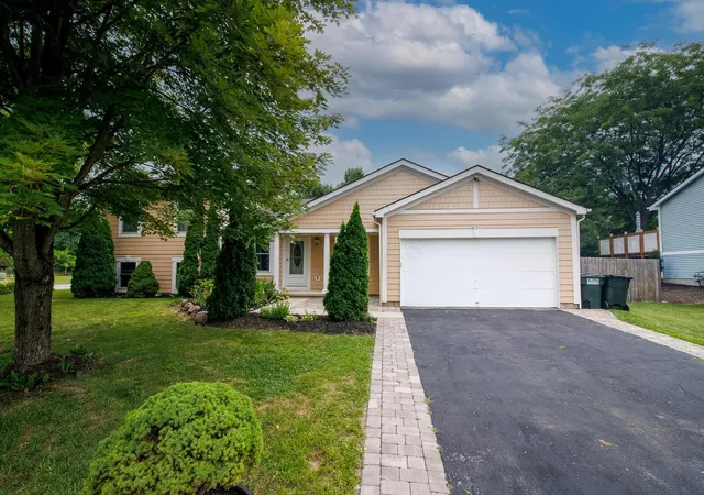 1st image of 639 Academy Dr, Galloway, OH 43119 | MLS# 226029186