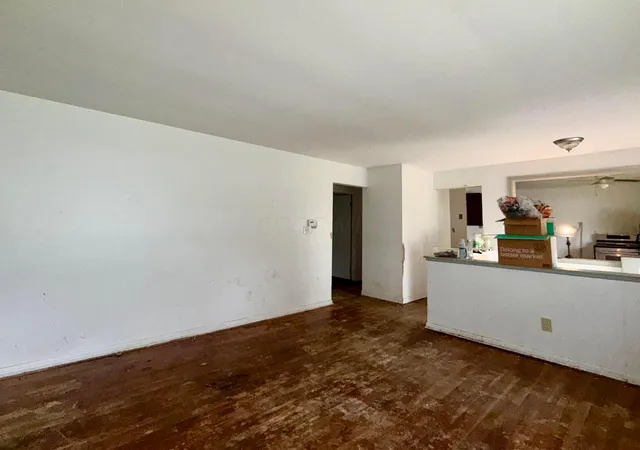 2nd image of 1685 Liscomb Rd, Columbus, OH 43207 | MLS# 226029169