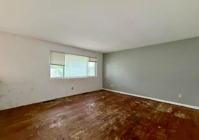 3rd image of 1685 Liscomb Rd, Columbus, OH 43207 | MLS# 226029169
