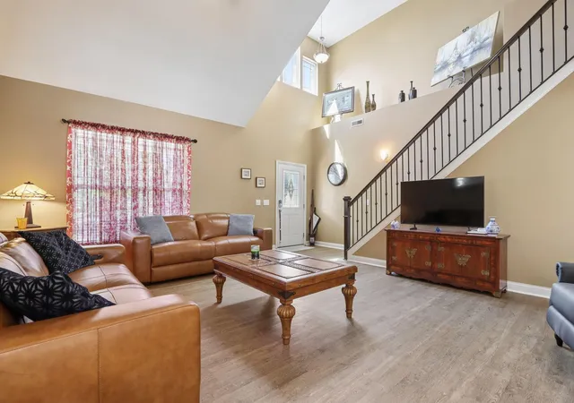 2nd image of 4471 Snowy Meadow Dr, Grove City, OH 43123 | MLS# 226029251