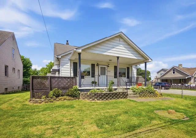 3rd image of 3203 Lockbourne Rd, Columbus, OH 43207 | MLS# 226029181