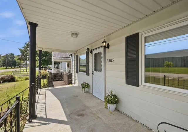 4th image of 3203 Lockbourne Rd, Columbus, OH 43207 | MLS# 226029181