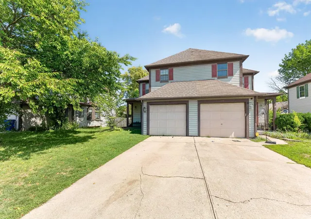 Photo 3 of Single family home for sale at 1586 Rock Crk Dr, Grove City, OH 43123 | MLS# 226029489 | Listing updated on 2026-09-22