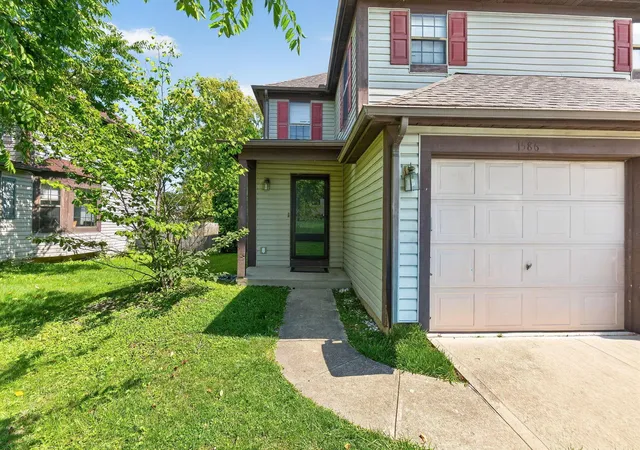 Photo 3 of Single family home for sale at 1586 Rock Crk Dr, Grove City, OH 43123 | MLS# 226029489 | Listing updated on 2026-09-22
