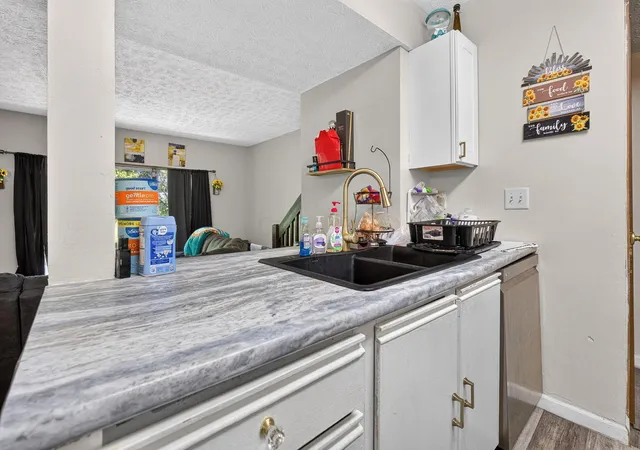 Photo 4 of Single family home for sale at 1586 Rock Crk Dr, Grove City, OH 43123 | MLS# 226029489 | Listing updated on 2026-09-22