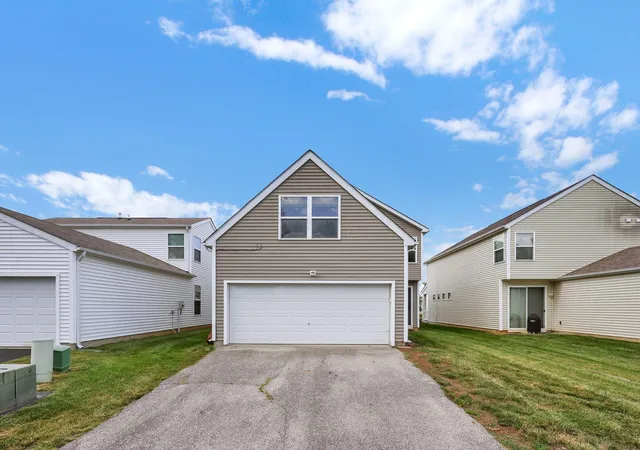Listing Photo 2 - Condo for sale in building located at 73 Glenridge Dr, Newark, OH 43055