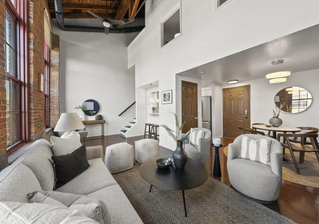 3rd image of 544 S Front St, Columbus, OH 43215
