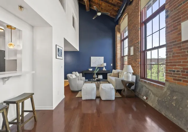 4th image of 544 S Front St, Columbus, OH 43215