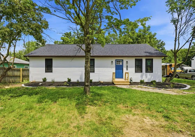 2nd image of 2034 Dunbar Dr, Columbus, OH 43224 | MLS# 226029226