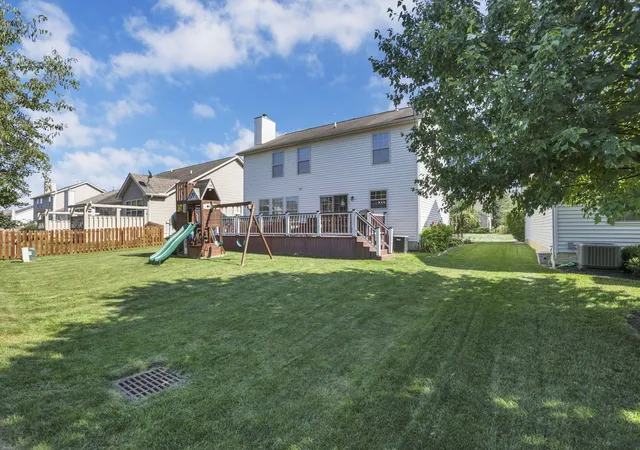 3rd image of 572 Fields Meadow Dr, Sunbury, OH 43074 | MLS# 226029564