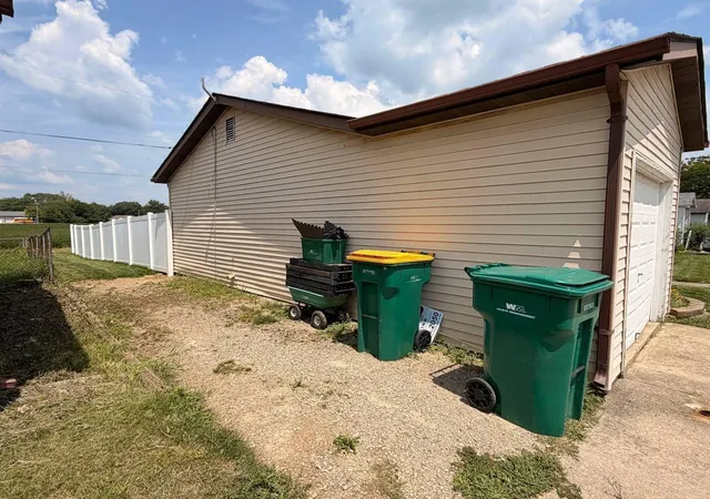 2nd image of 940 Kirkwood Dr, West Jefferson, OH 43162 | MLS# 226029231