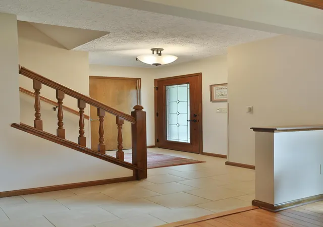 Photo 3 of Single family home for sale at 5200 Buckeye Grv, Columbus, OH 43214 | MLS# 226029496 | Listing updated on 2026-10-07