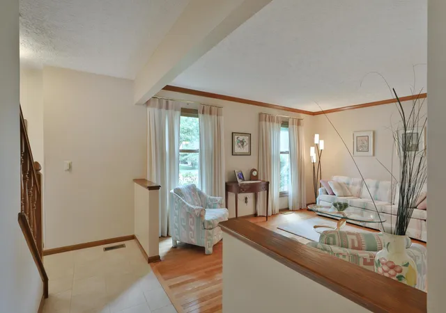Photo 4 of Single family home for sale at 5200 Buckeye Grv, Columbus, OH 43214 | MLS# 226029496 | Listing updated on 2026-10-07