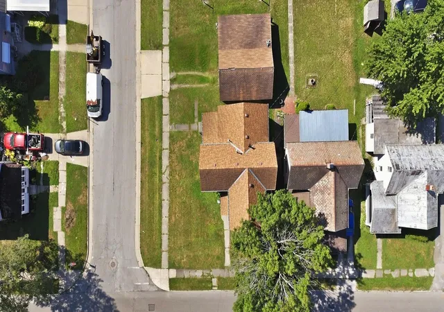 Listing Photo 2 - Condo for sale in building located at 517 Woodlawn Ave, Bucyrus, OH 45205 - Unit #