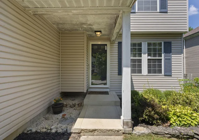 Photo 3 of Single family home for sale at 3368 La Coste Ln, Columbus, OH 43228 | MLS# 226029612 | Listing updated on 2026-09-23