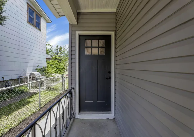 4th image of 582 Siebert St, Columbus, OH 43206 | MLS# 226029559