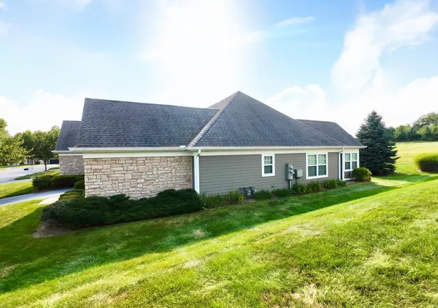 2nd image of 171 Briarwood Dr, Mount Vernon, OH 43050 | MLS# 226029243