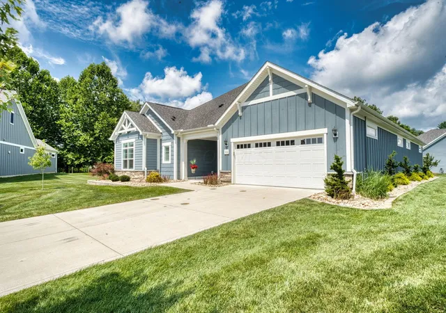 2nd image of 111 Glenshire Ct, Granville, OH 43023 | MLS# 226029593