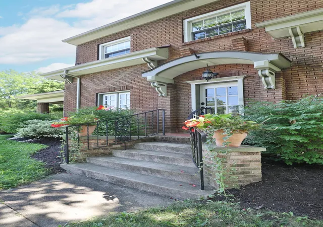 2nd image of 1885 Bryden Rd, Columbus, OH 43205 | MLS# 226029540