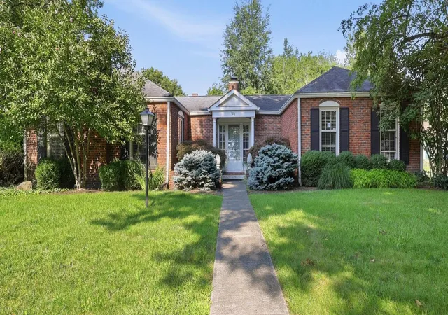 1st image of 129 S Mulberry St, Granville, OH 43023 | MLS# 226029288