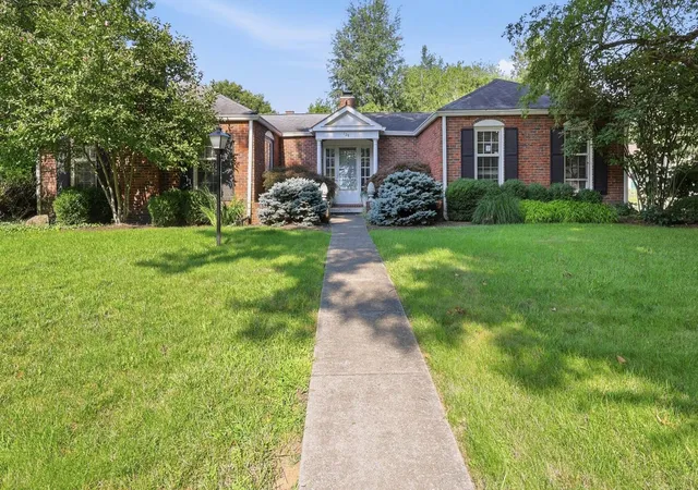 2nd image of 129 S Mulberry St, Granville, OH 43023 | MLS# 226029288