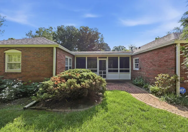 3rd image of 129 S Mulberry St, Granville, OH 43023 | MLS# 226029288