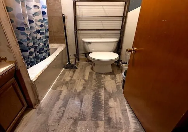 Listing Photo 5 - Condo for sale in building located at 1897 Denune Ave, Columbus, OH 43211