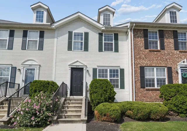 Photo 1 of Single family home for sale at 1079 Shady Lake Dr, Columbus, OH 43228 | MLS# 226029525 | Listing updated on 2026-09-14