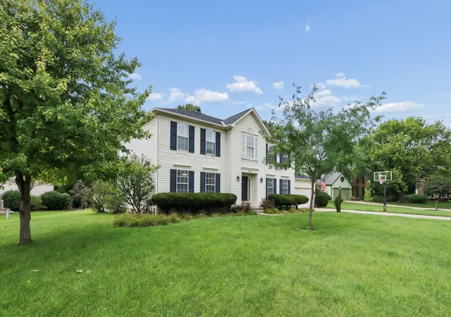 3rd image of 929 Carron Cir, Pickerington, OH 43147 | MLS# 226030949