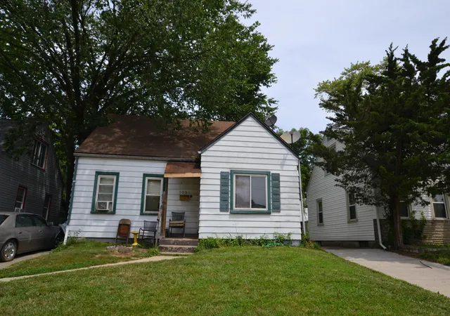 1st image of 1092 Duxberry Ave, Columbus, OH 43211 | MLS# 226029294