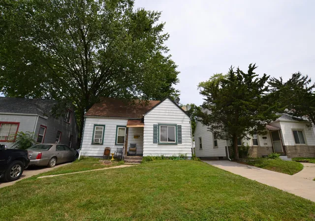 2nd image of 1092 Duxberry Ave, Columbus, OH 43211 | MLS# 226029294