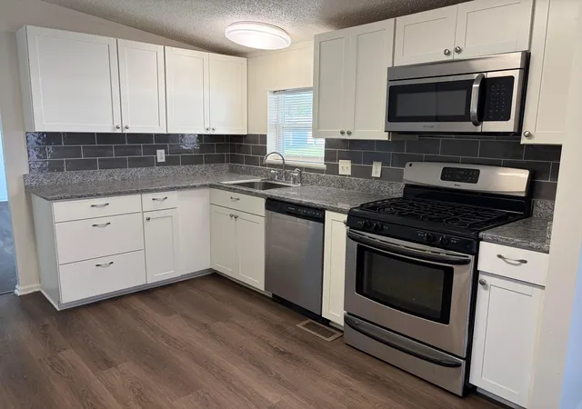4th image of 215 Rona Blvd, Pataskala, OH 43062 | MLS# 226029302